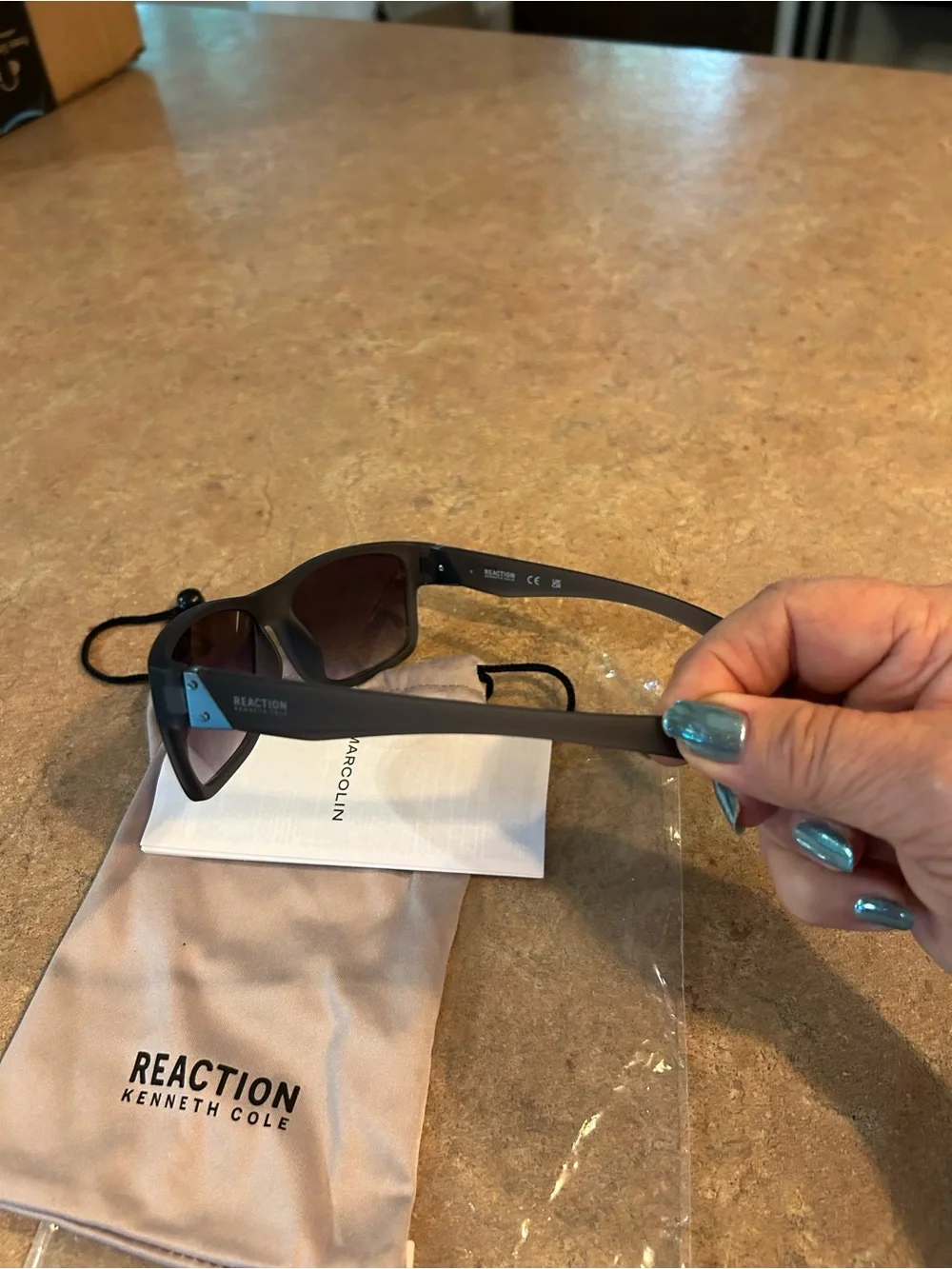 Reaction Kenneth Cole kenneth cole
